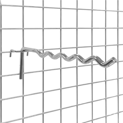 Zawieszka zygzak umieszczona na kracie sklepowej